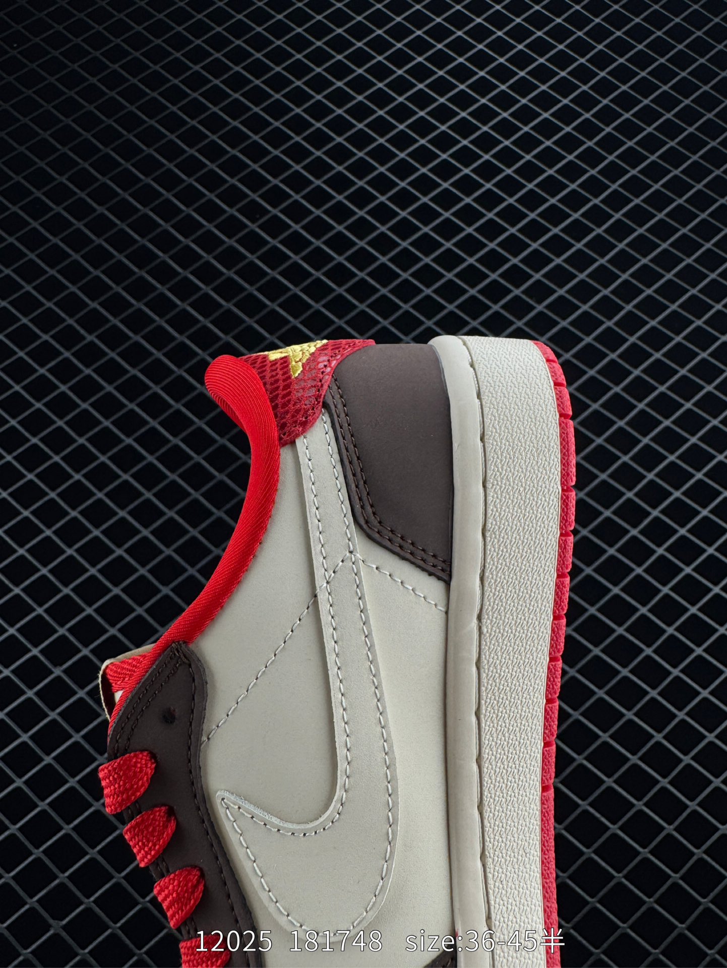 Travis Scott x Air Jordan 1 ” Reverse Mocha “